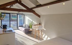 Suite 21